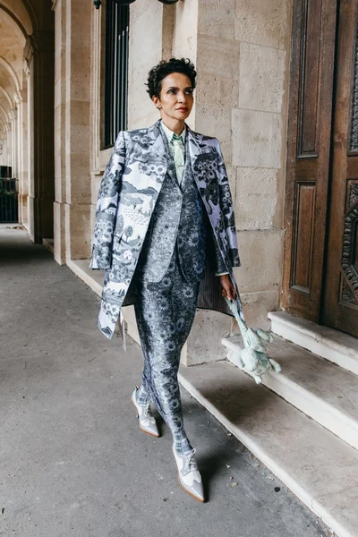 Look 16